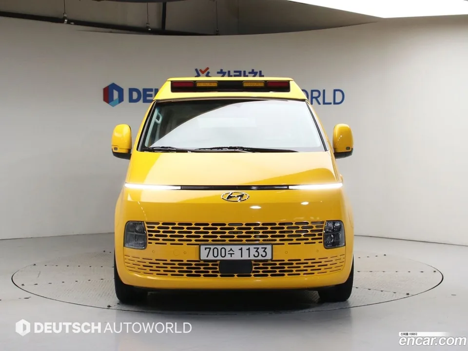 Hyundai Staria 2WD 2023 — миниатюра 3