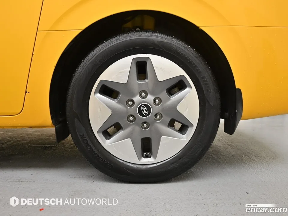 Hyundai Staria 2WD 2023 — миниатюра 5