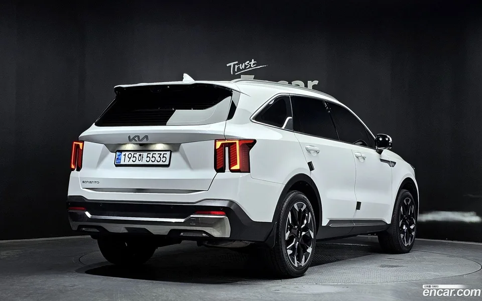Kia Sorento 2.5T 2WD 2023 — миниатюра 2
