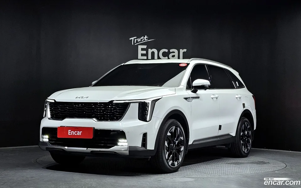 Kia Sorento 2.5T 2WD 2023 — фото 1, купить с доставкой в Москву