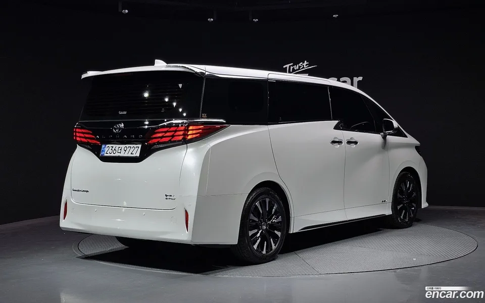Toyota Alphard 2.5 HEV AWD 2024 — миниатюра 2