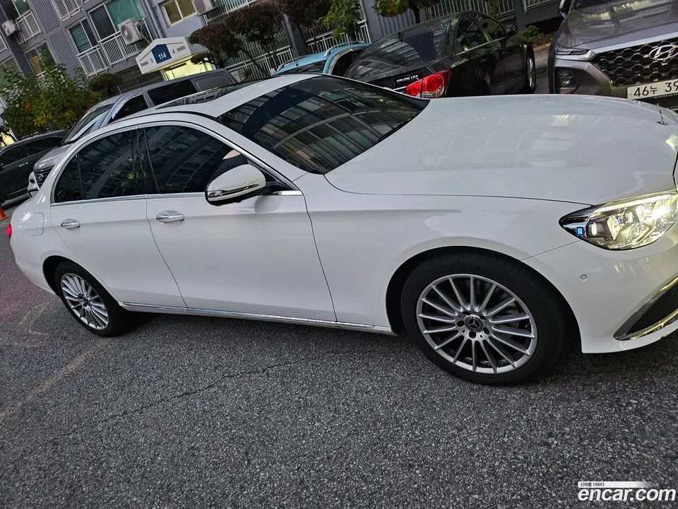 Mercedes-Benz E-Class E250 2022 — миниатюра 2