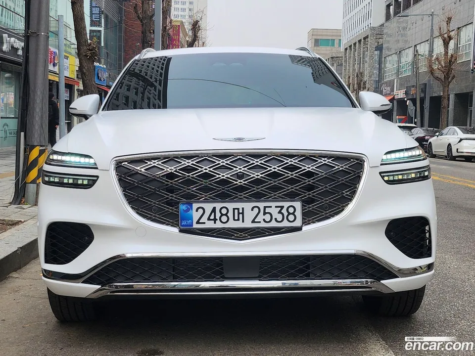 Genesis GV70 2.5T AWD 2025 — фото 1, купить с доставкой в Москву