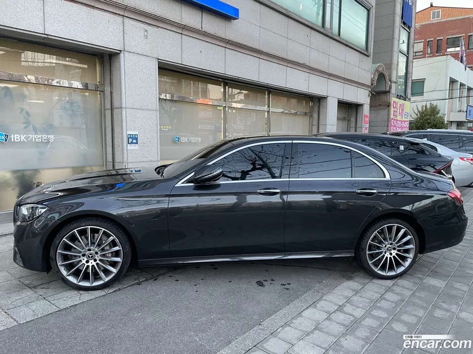 Mercedes-Benz E-Class E350 4MATIC AMG Line 2022 — миниатюра 3