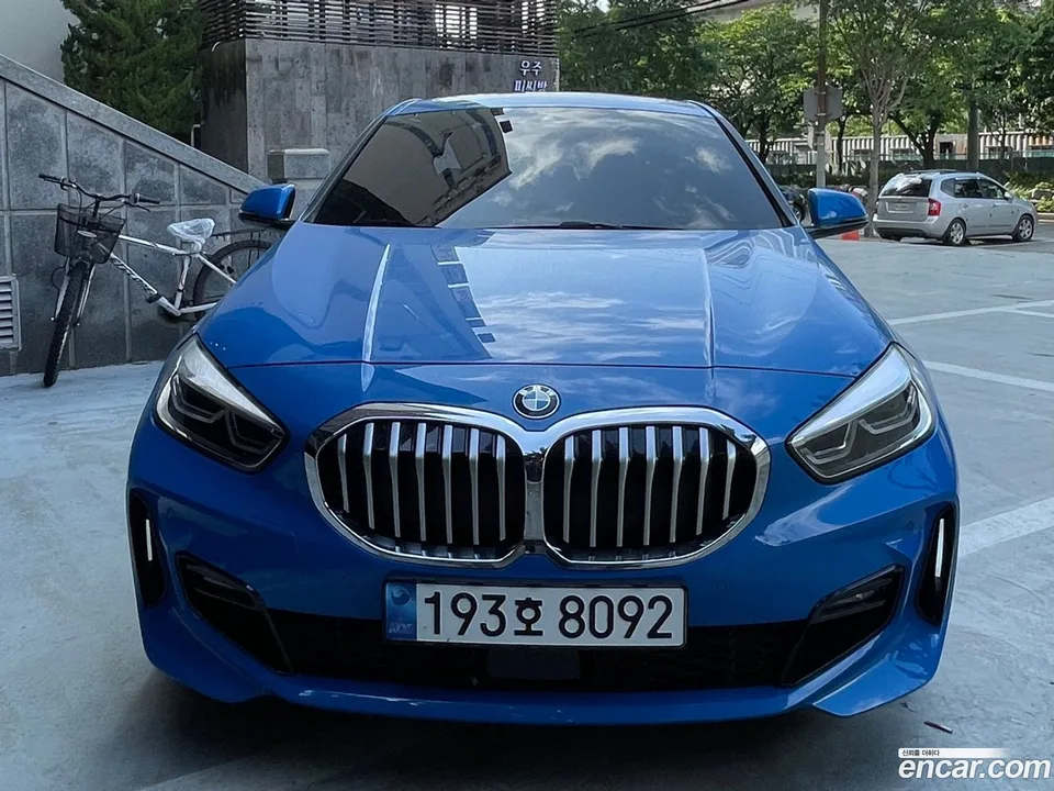 BMW 1 Series 120i M 2022 — фото 1, купить с доставкой в Москву