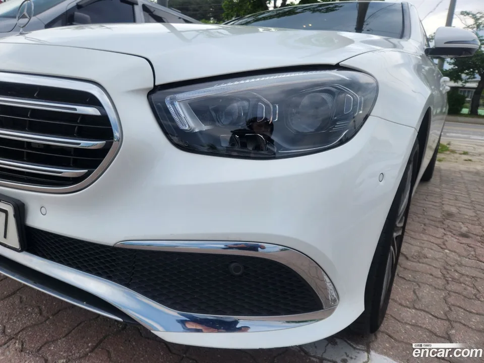 Mercedes-Benz E-Class E350 4MATIC 2023 — миниатюра 2