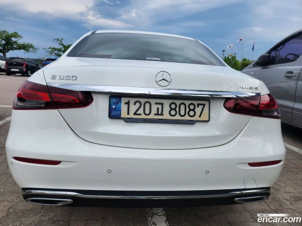 Mercedes-Benz E-Class E350 4MATIC 2023 — миниатюра 4
