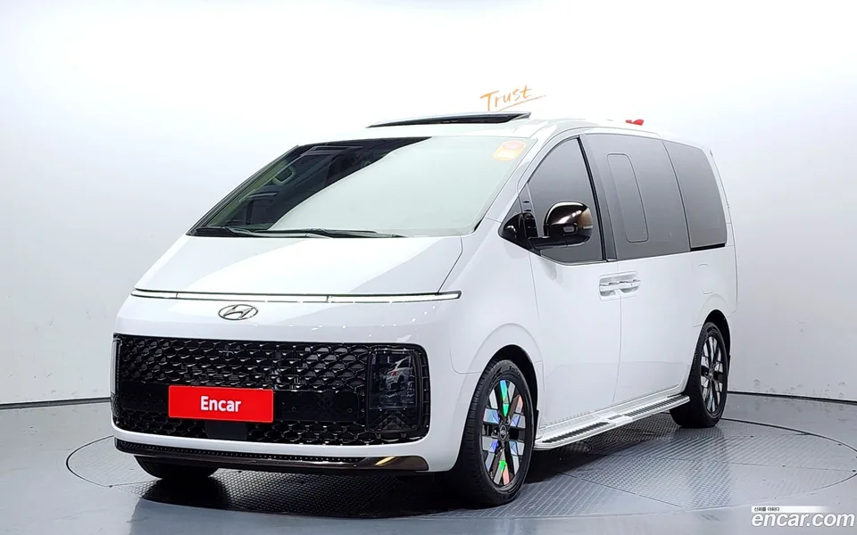 Hyundai Staria 4WD 9 2023 — фото 1, купить с доставкой в Москву