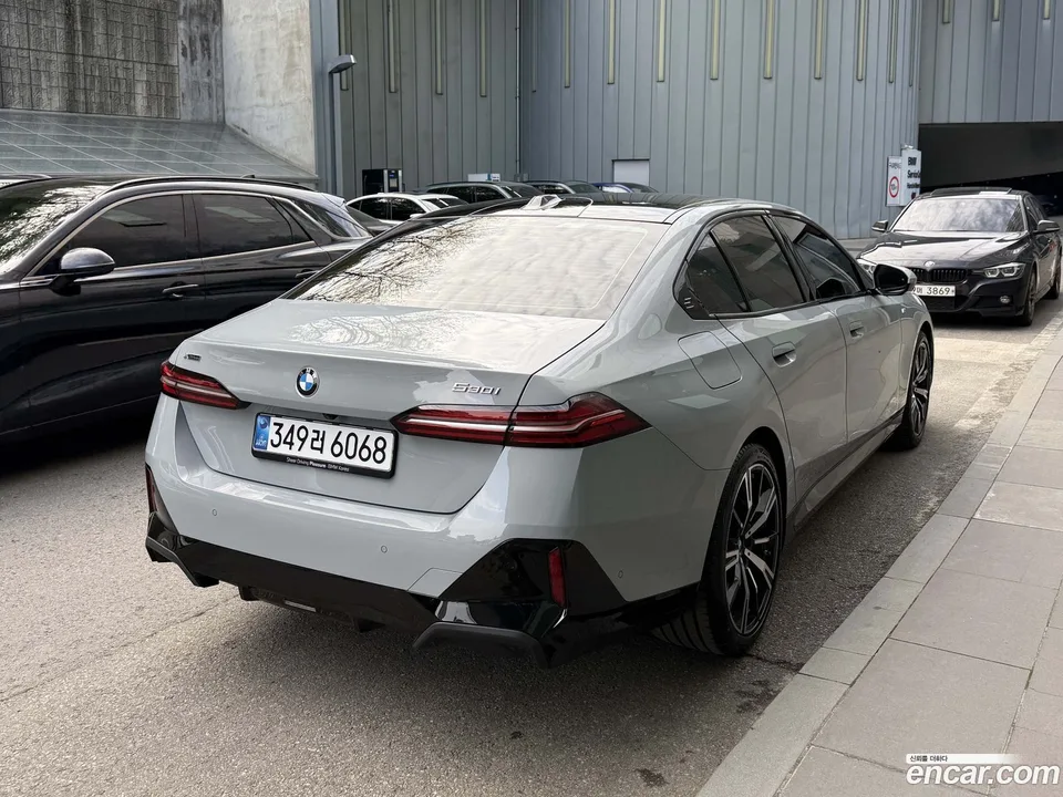 BMW 5 Series 530i xDrive M 2025 — миниатюра 2