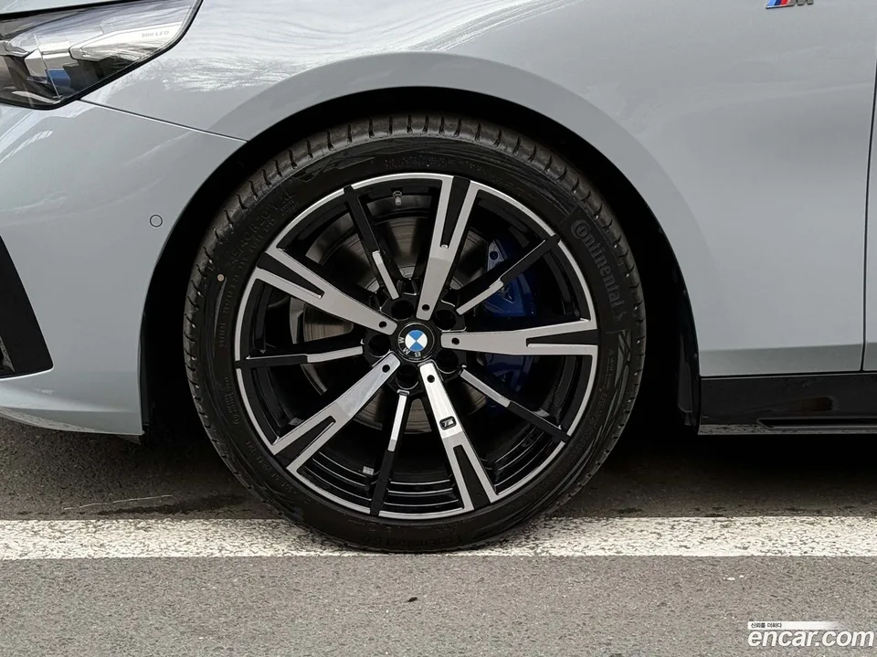 BMW 5 Series 530i xDrive M 2025 — миниатюра 5