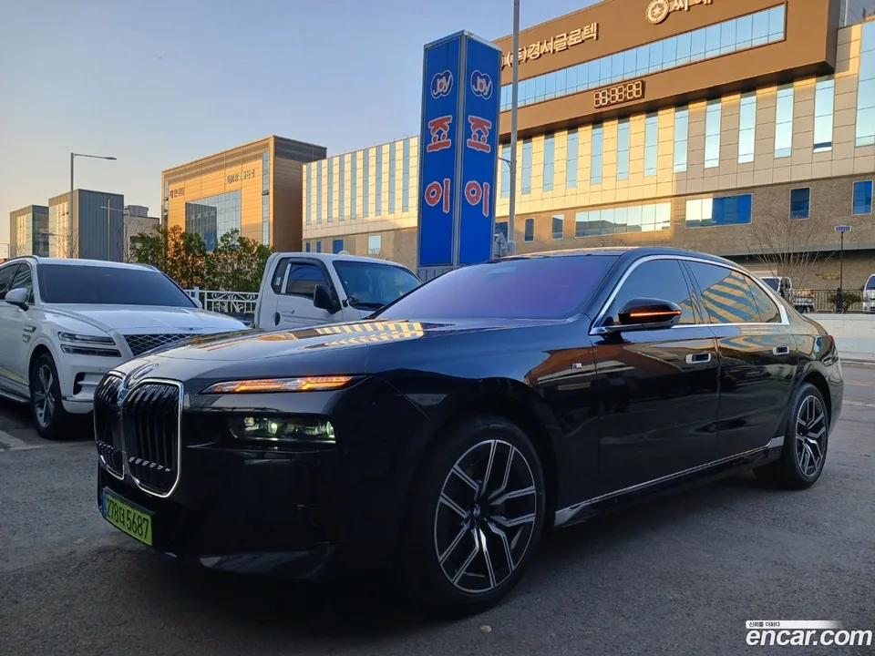 BMW 7 Series 740i xDrive M 2025 — миниатюра 2