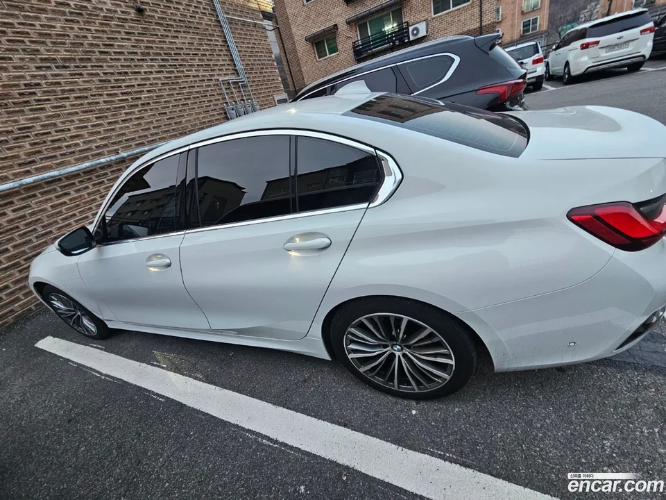 BMW 3 Series 320d 2022 — миниатюра 2