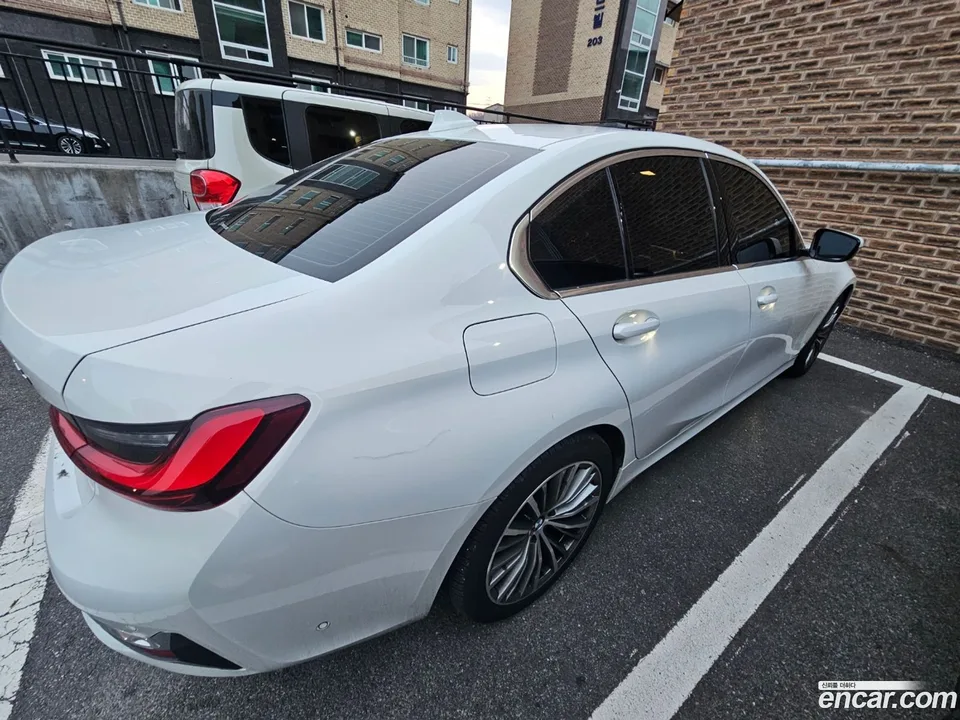 BMW 3 Series 320d 2022 — миниатюра 3