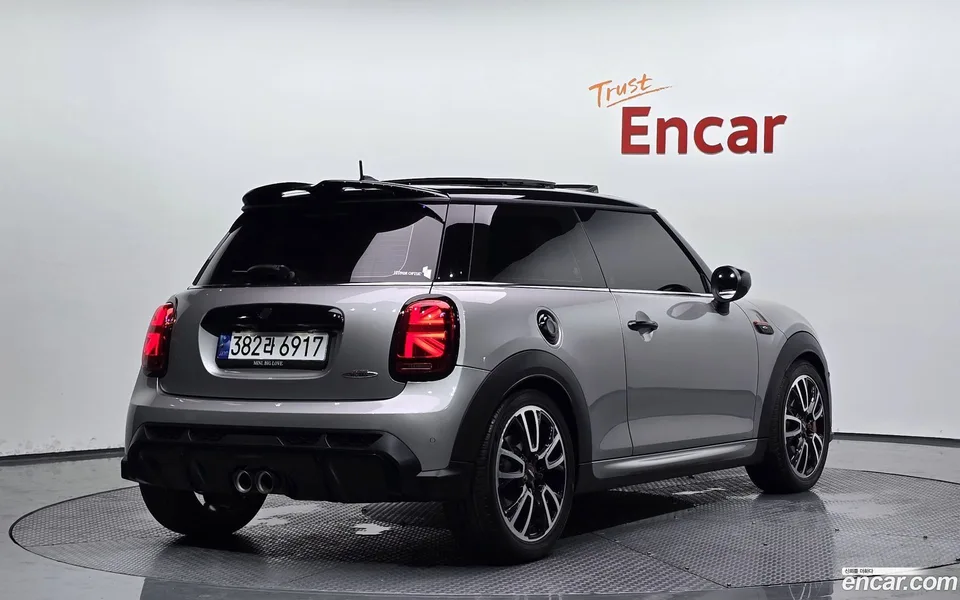 MINI Cooper S JCW 2023 — миниатюра 2