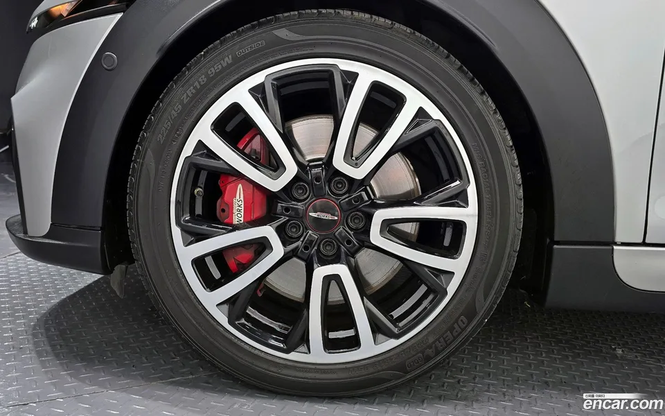 MINI Cooper S JCW 2023 — миниатюра 5