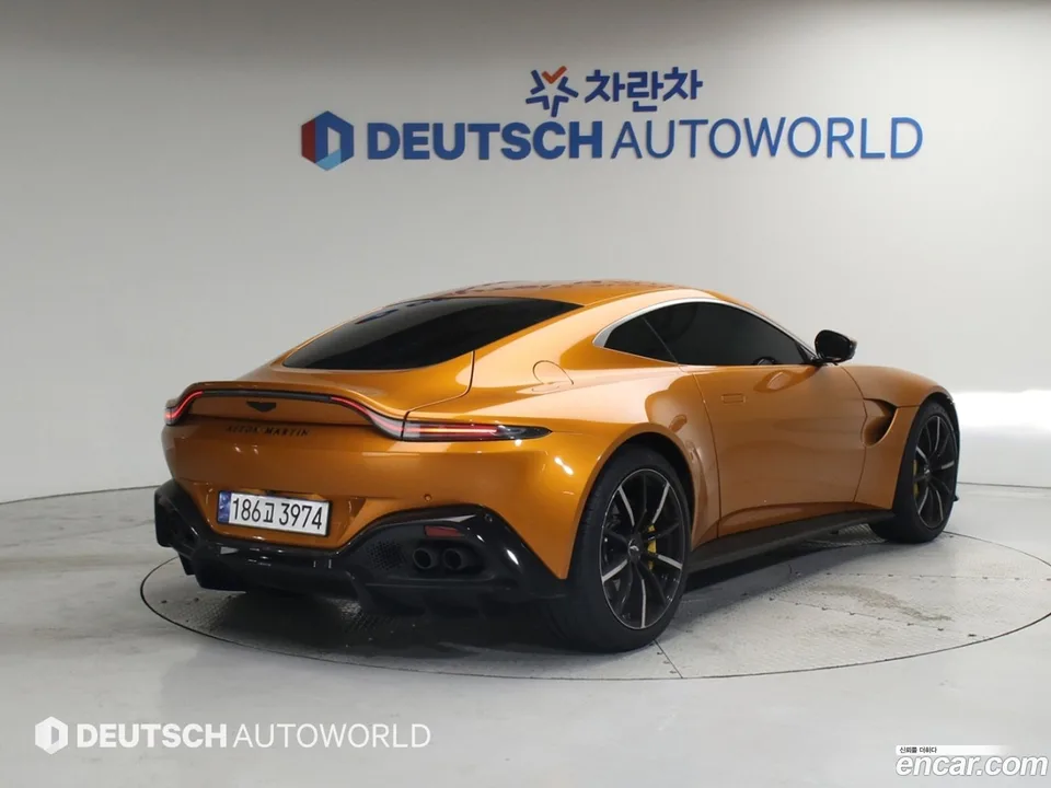Aston Martin Vantage 4.0 V8 2023 — миниатюра 2