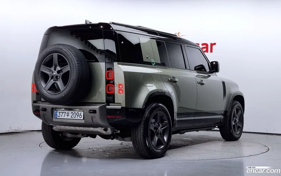 Land Rover Defender 110 P300 X- SE 2024 — миниатюра 2