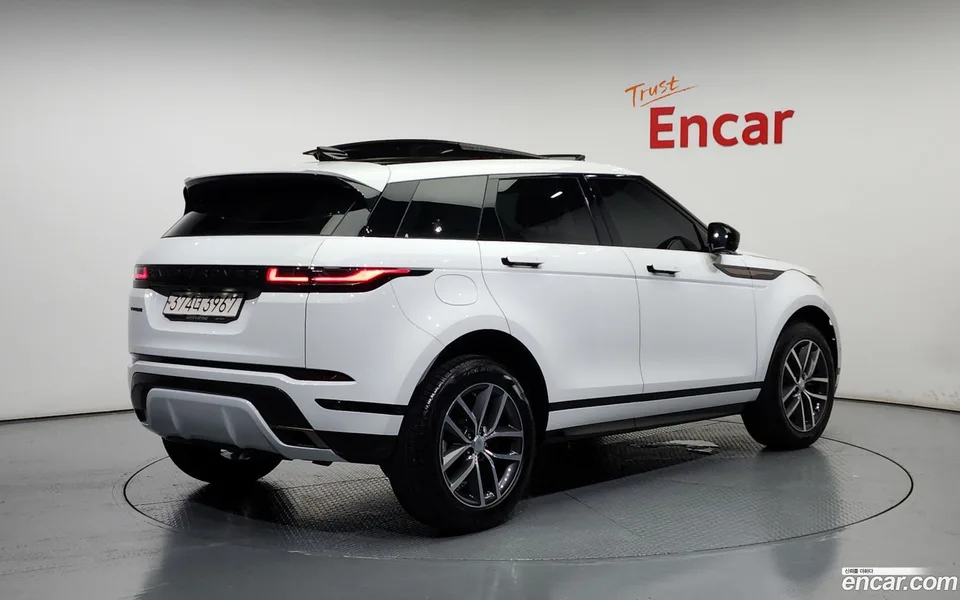 Land Rover Range Rover Evoque P250 SE 2024 — миниатюра 2