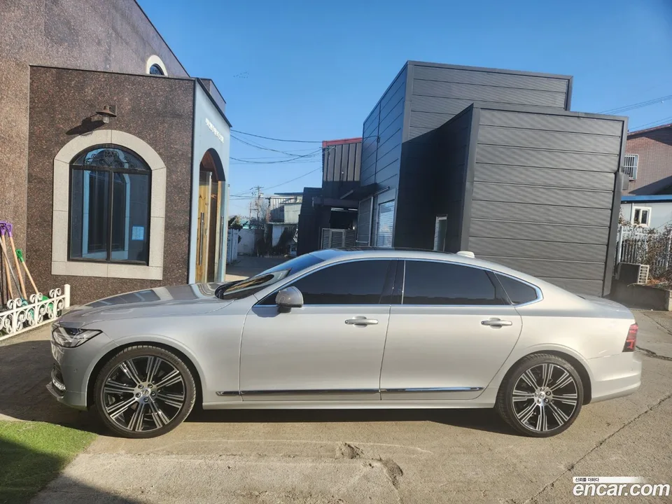 Volvo S90 B6 AWD 2023 — миниатюра 3