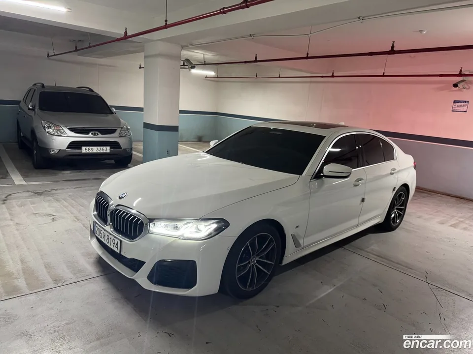 BMW 5 Series 520i M 2023 — миниатюра 2