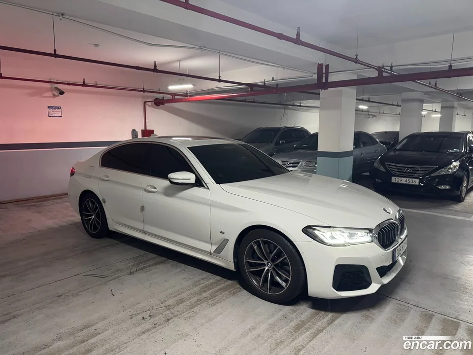 BMW 5 Series 520i M 2023 — миниатюра 3