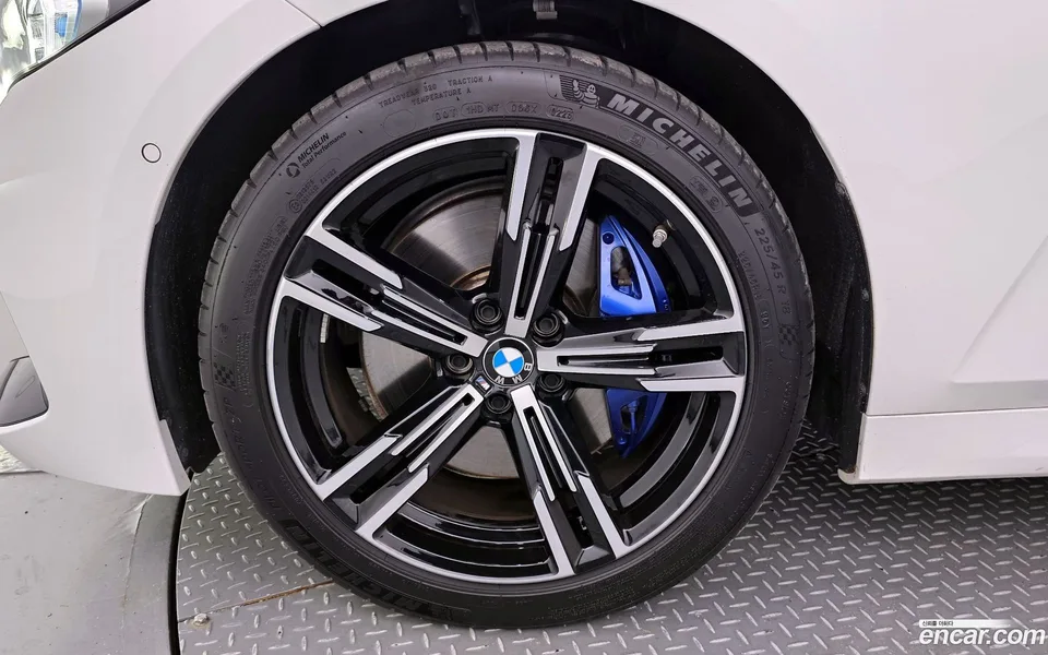 BMW 3 Series 320i M 2023 — миниатюра 5