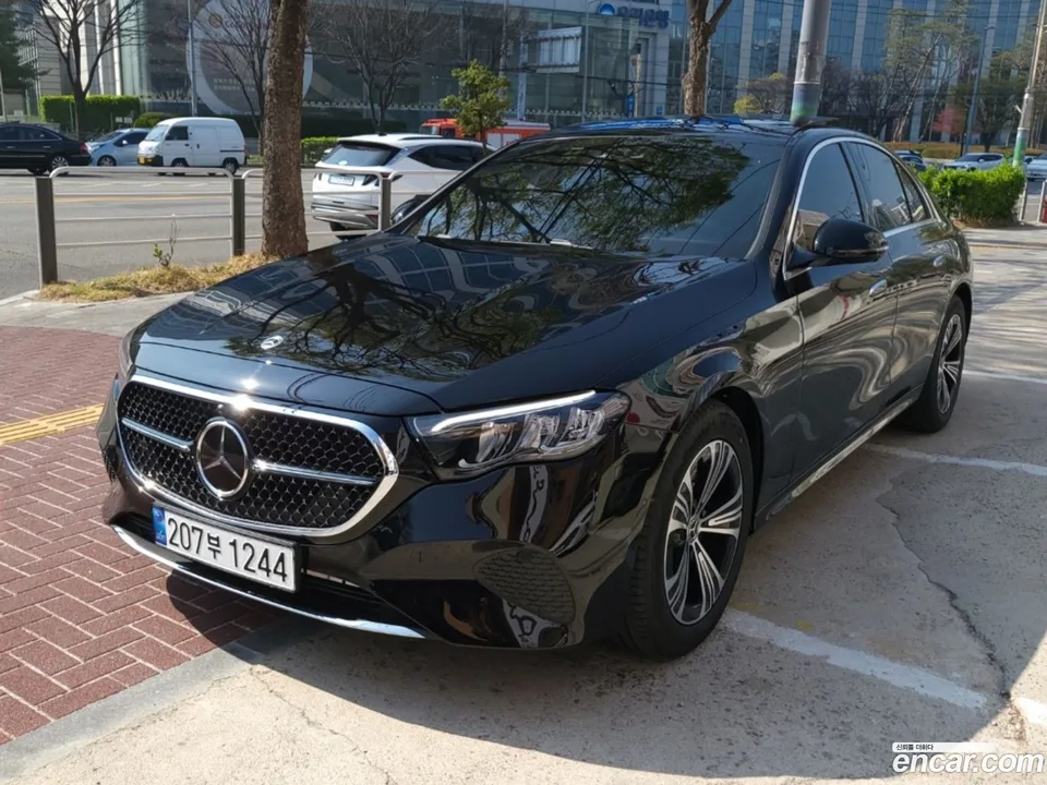 Mercedes-Benz E-Class E200 2025 — миниатюра 2