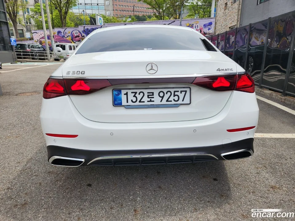 Mercedes-Benz E-Class E300 4MATIC AMG Line 2025 — миниатюра 4