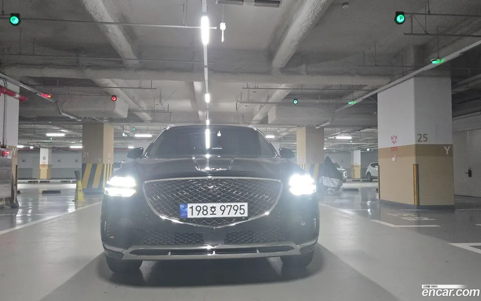 Genesis GV70 2.5T 2WD 2023 — миниатюра 2