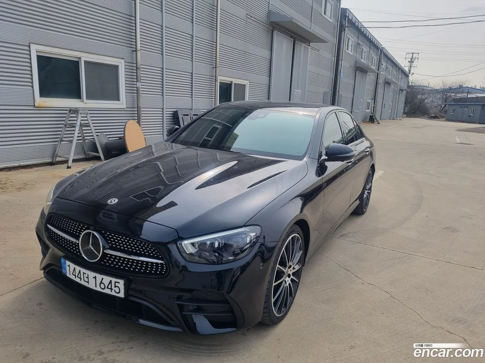 Mercedes-Benz E-Class E350 4MATIC AMG Line 2023 — миниатюра 2