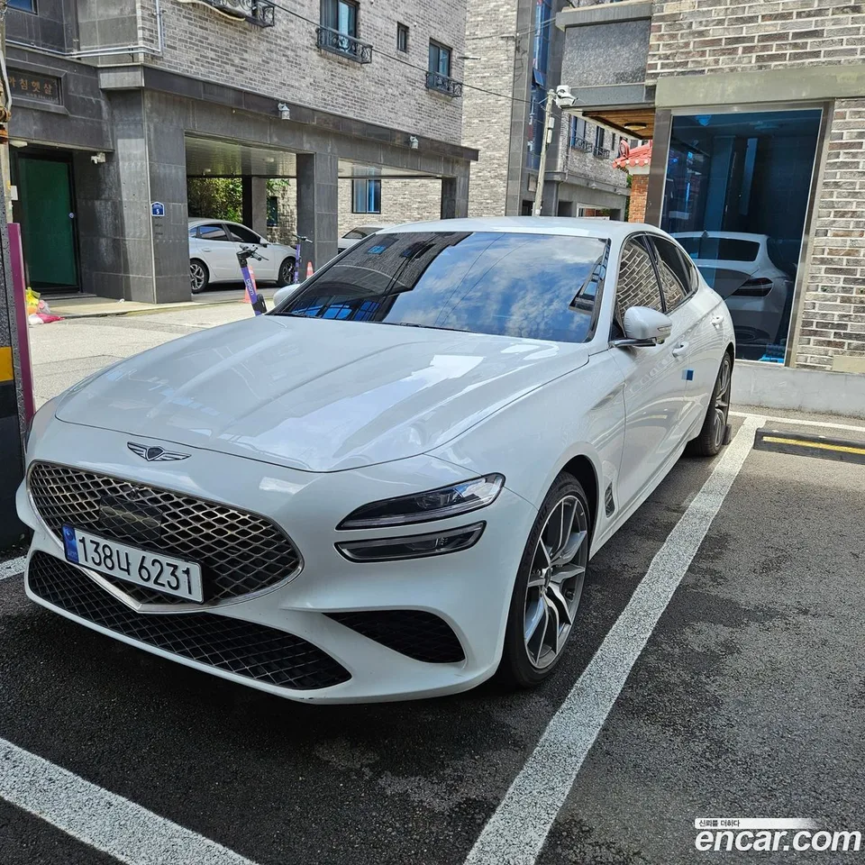 Genesis G70 2.5T 2WD 2023 — миниатюра 2