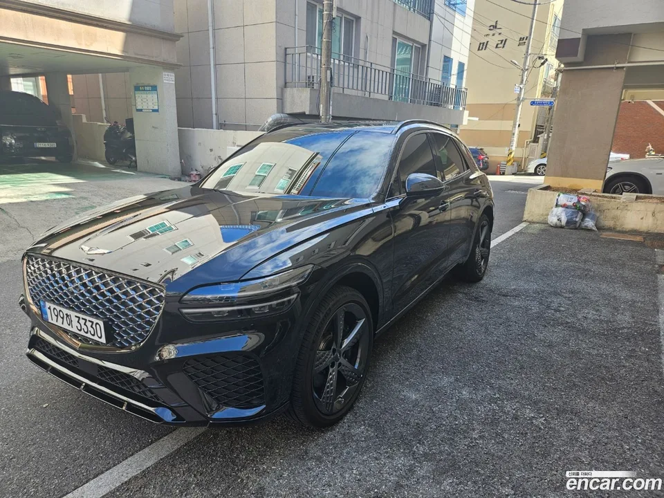 Genesis GV70 2.5T 2WD 2024 — миниатюра 2