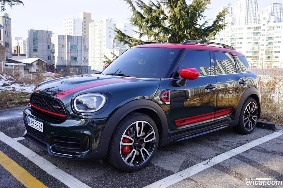 MINI Cooper S Countryman JCW 2023 — миниатюра 4