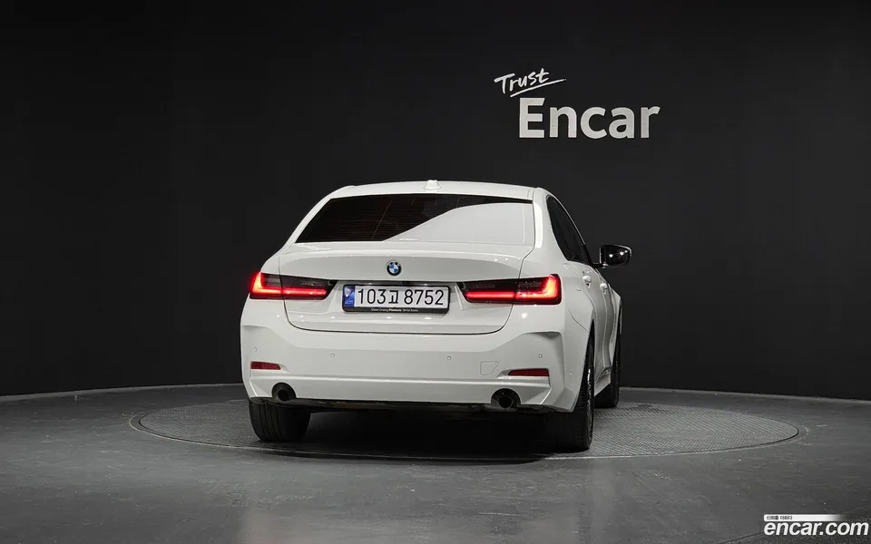 BMW 3 Series 320i 2024 — миниатюра 4