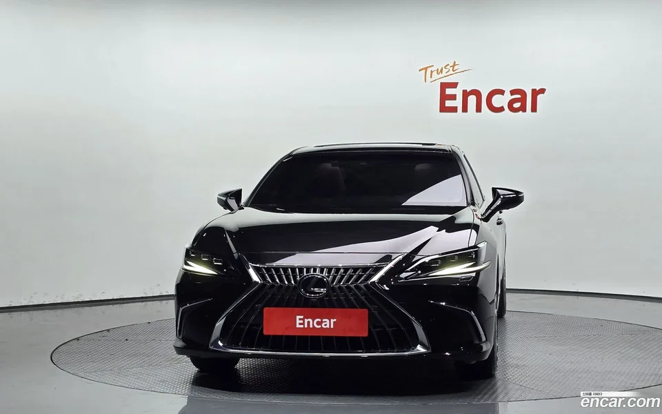Lexus ES 300h 2023 — миниатюра 3