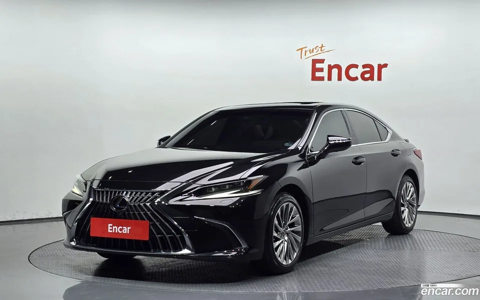 Lexus ES 300h 2023 — фото 1, купить с доставкой в Москву
