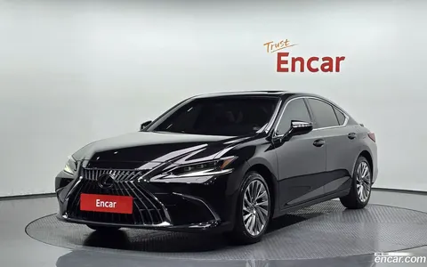 Lexus ES 300h 2023 купить в Москве