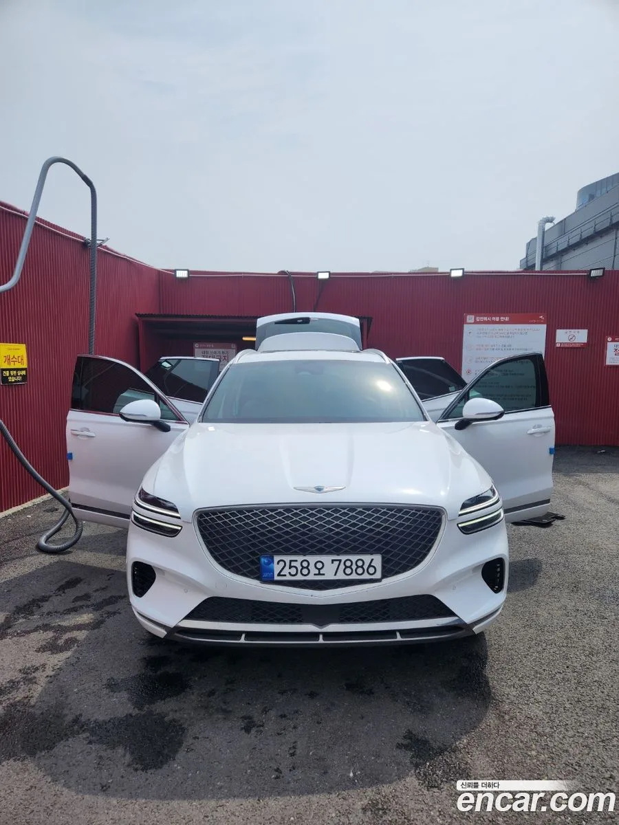 Genesis GV70 2.5T AWD 2023 — миниатюра 2