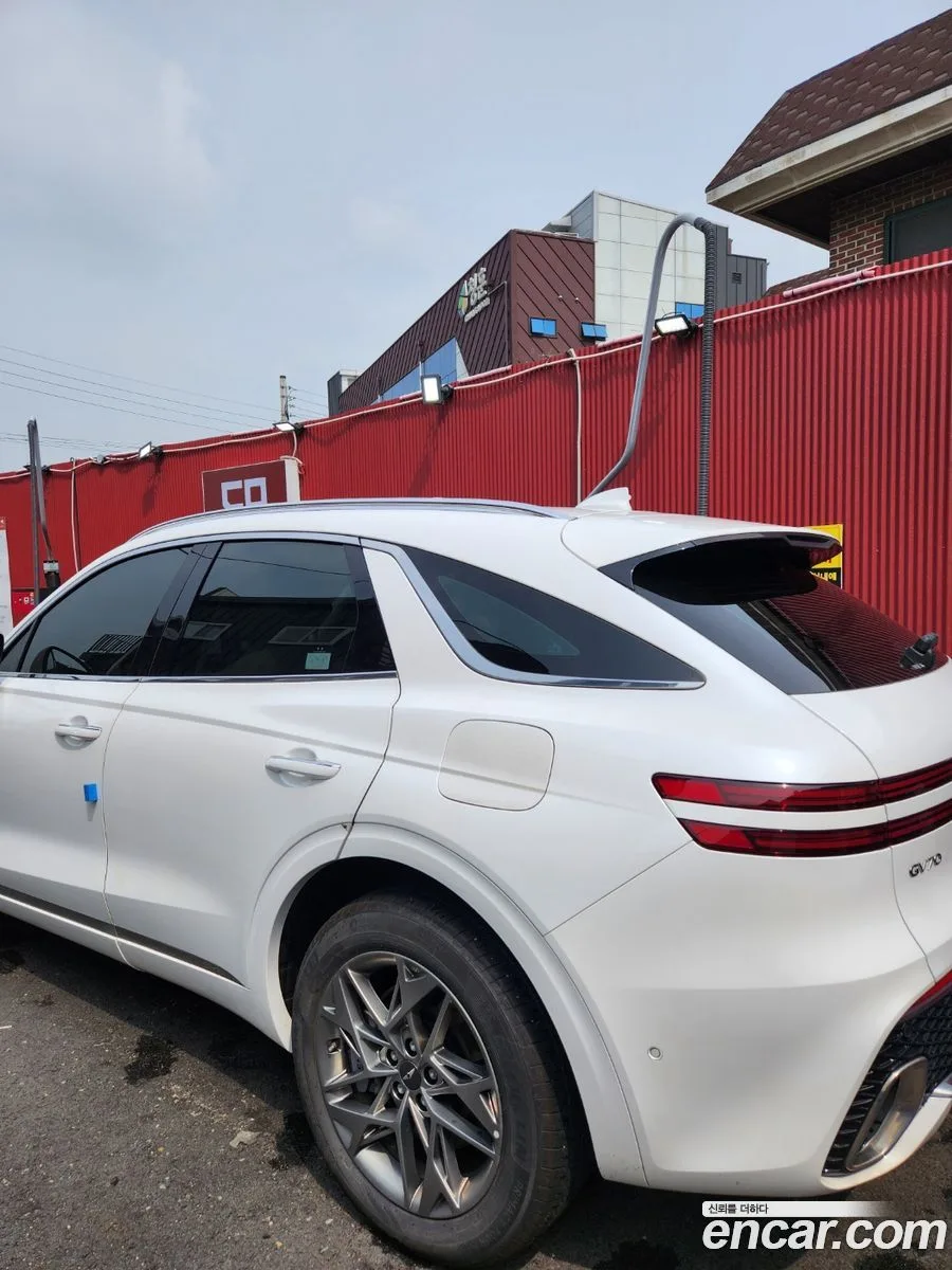 Genesis GV70 2.5T AWD 2023 — миниатюра 4