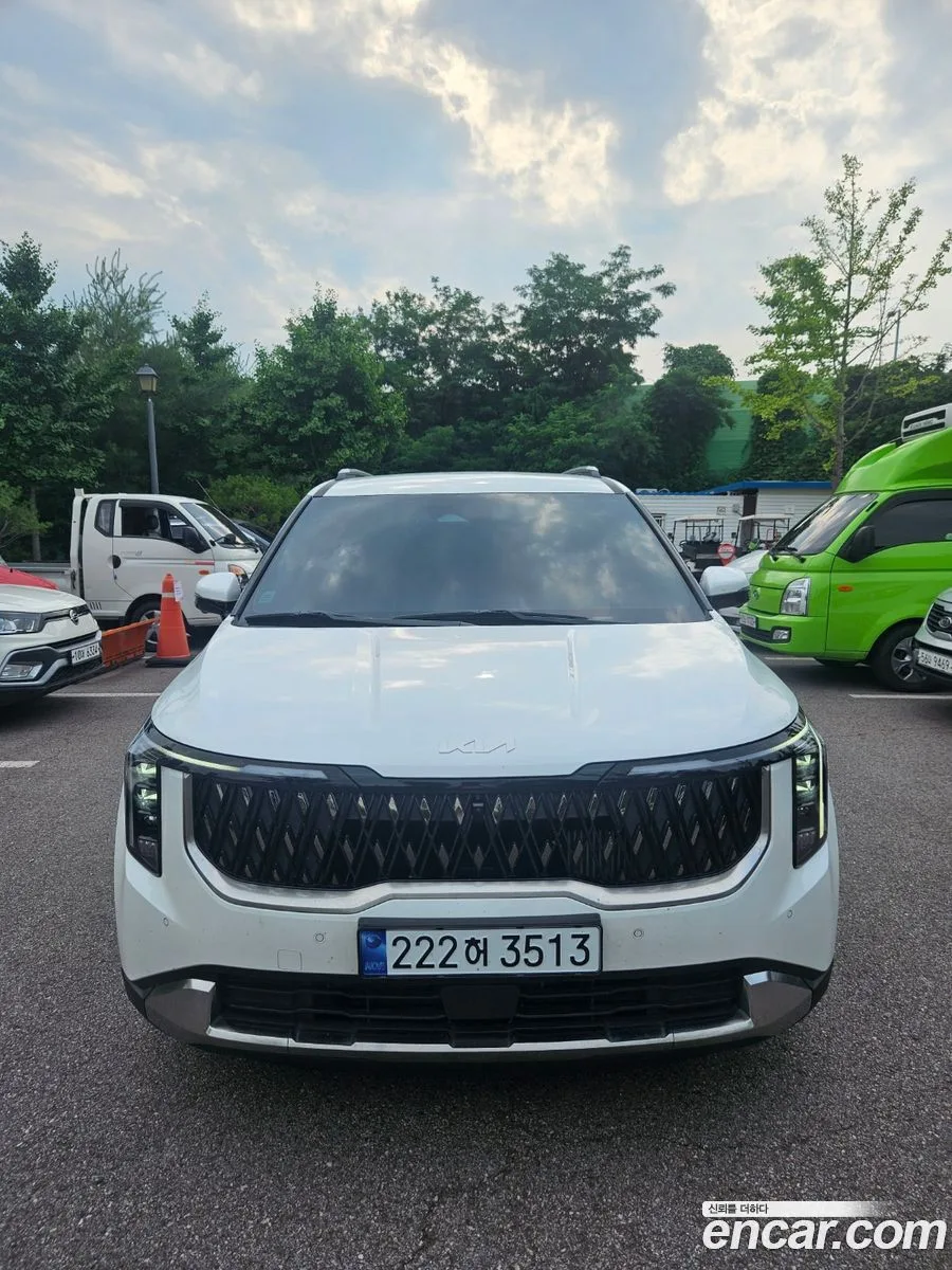 Kia Carnival HEV 9 2024 — фото 1, купить с доставкой в Москву