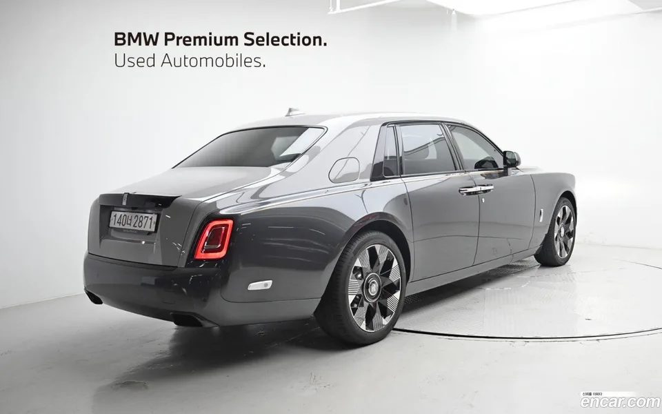 Rolls-Royce Phantom 6.7 V12 2023 — миниатюра 2