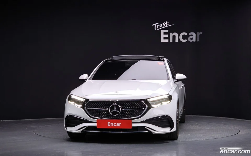 Mercedes-Benz E-Class E300 4MATIC AMG Line 2024 — миниатюра 3