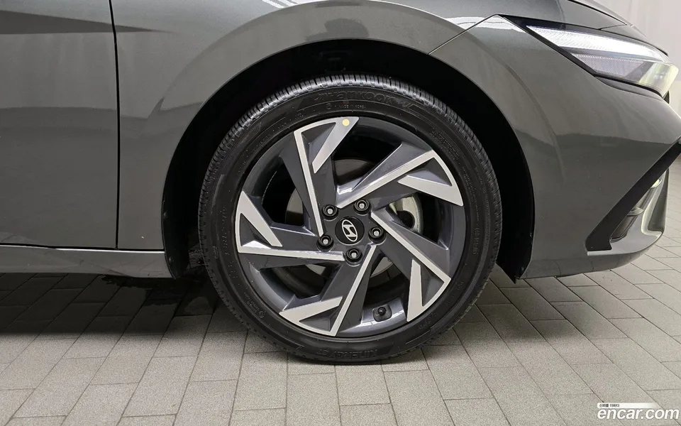 Hyundai Avante CN7 Hybrid 2025 — миниатюра 5