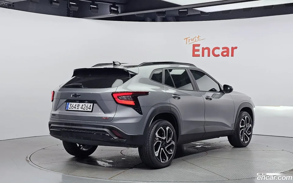 Chevrolet Trax Crossover 1.2 RS 2023 — миниатюра 2