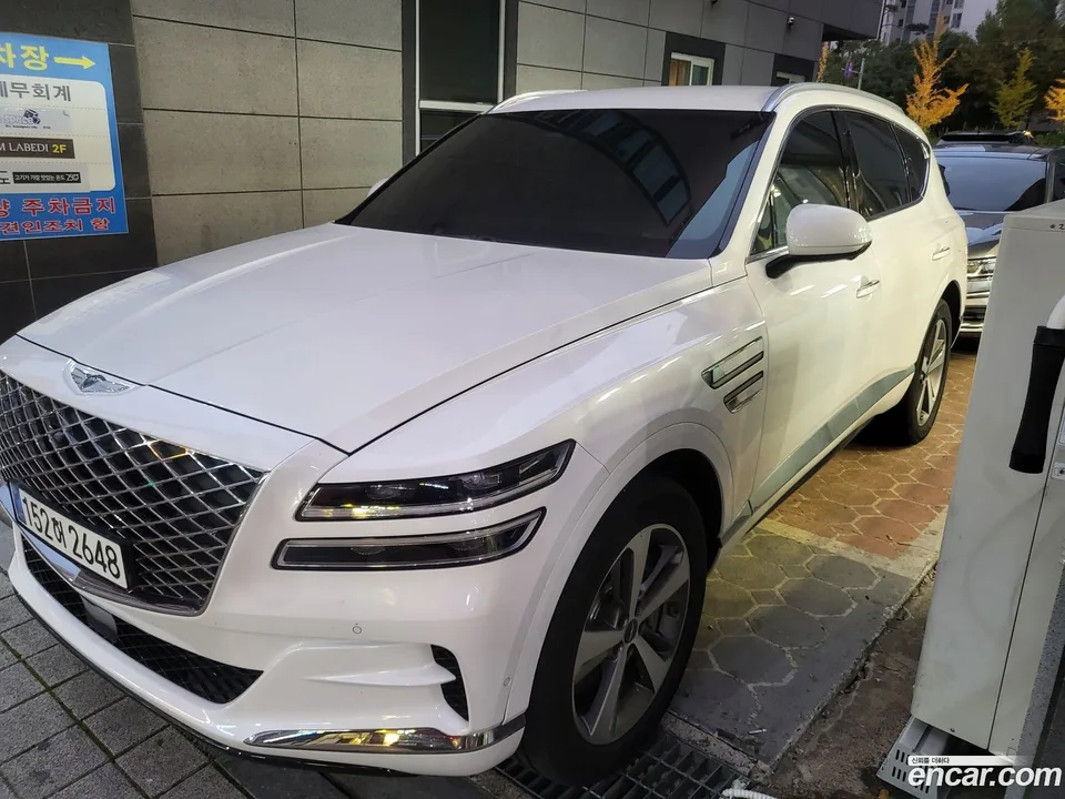 Genesis GV80 2.5T 2WD 2023 — миниатюра 2