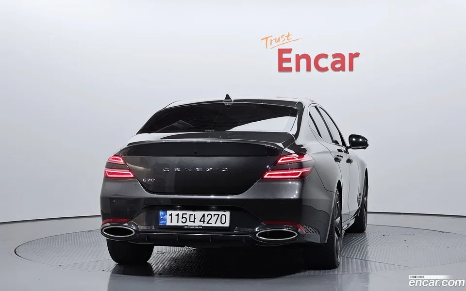 Genesis G70 2.0T 2WD 2022 — миниатюра 4