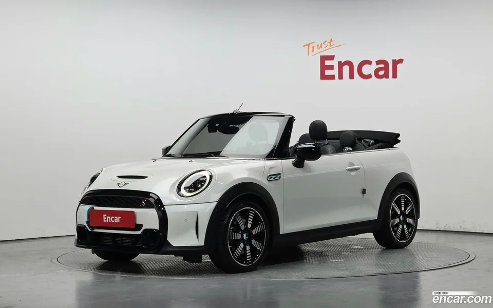 MINI Cooper S Convertible 2023 — фото 1, купить с доставкой в Москву