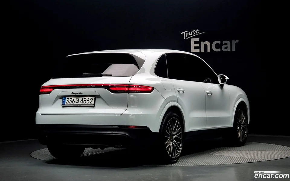 Porsche Cayenne 3.0 2023 — миниатюра 2
