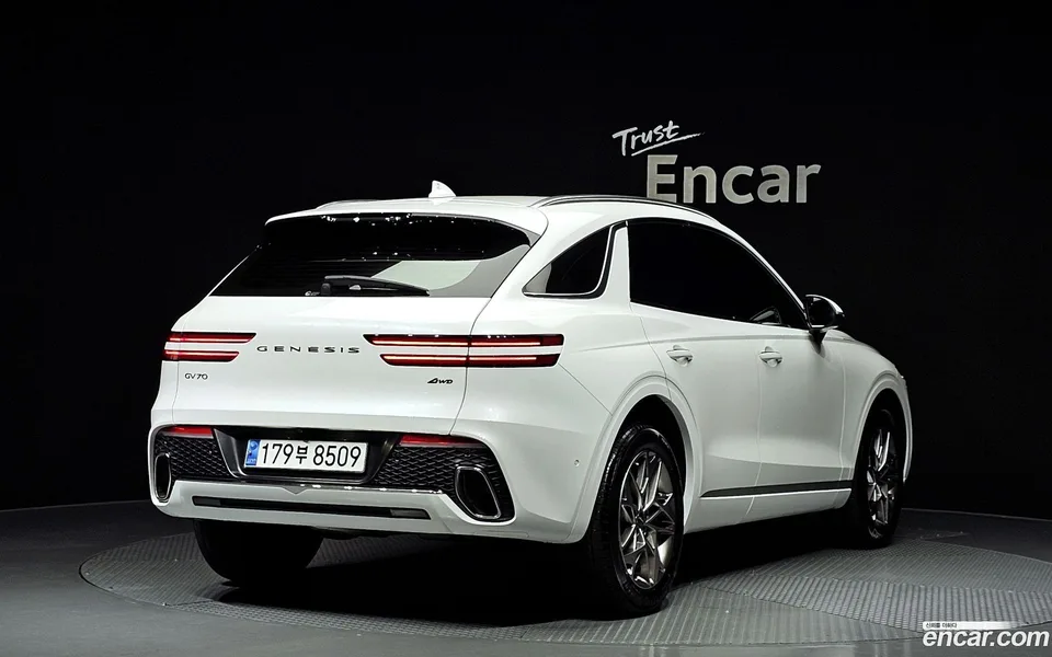Genesis GV70 2.5T AWD 2023 — миниатюра 2