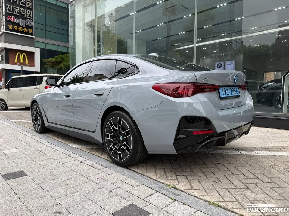 BMW i4 eDrive40 M 2025 — миниатюра 4
